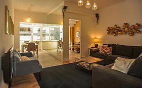 Guesthouse Marques De Pombal - 8 Bedroom Apartment